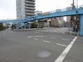 東京市電氣局 三田警察署前交差点内丸蓋周辺風景.jpg
